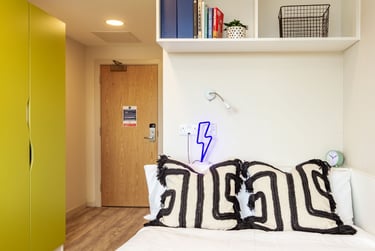 Bronze En Suite at The Barn, Bampfylde Street, Newtown, Exeter, EX12FQ - Image 7